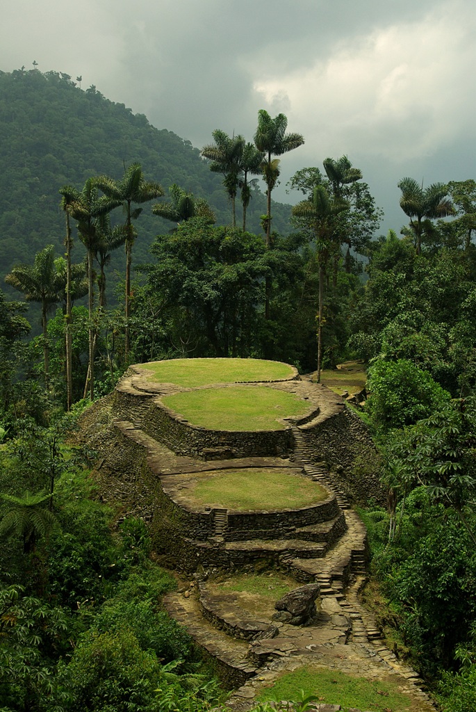 Vista general de las terrazas de Ciudad Perdida en la ladera de la Sierra Nevada