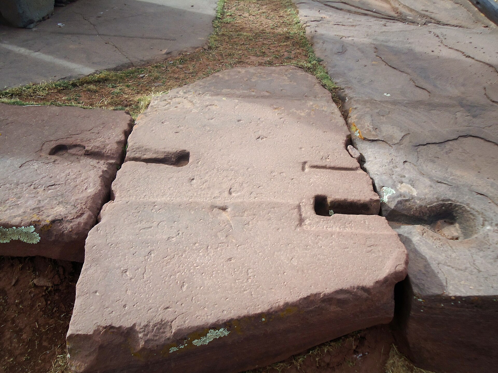 Unión entre losas de la plataforma de Puma Punku
